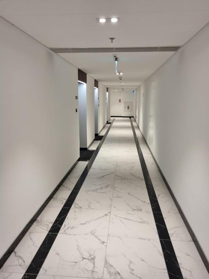 Jbhotels Apartament Comfort Hanza Tower Szczecin Exterior foto